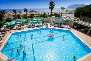 Big Blue Sky Hotel   All Inclusive
