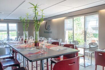 هتل Hôtel Restaurant Campanile Aurillac