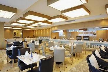 Centara Hotel Hat Yai