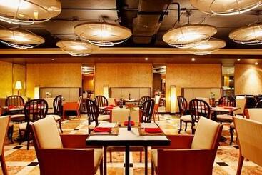 Centara Hotel Hat Yai