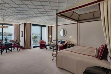 هتل çırağan Palace Kempinski Istanbul