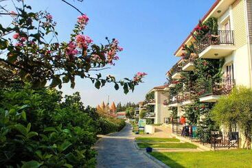 هتل Club Resort Atlantis