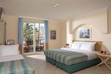 هتل Club Resort Atlantis