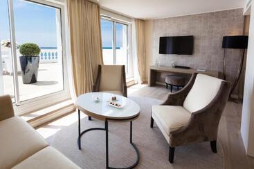 酒店 Grand Hôtel Thalasso & Spa