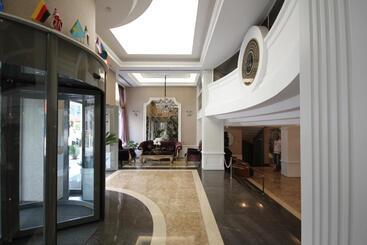 هتل Grand Washington