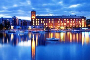 هتل Holiday Club Tampereen Kehräämö