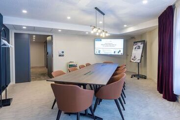 هتل Hôtel Mercure Paris Massy Gare Tgv
