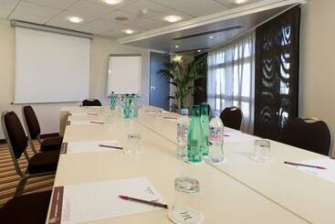 هتل Hôtel Mercure Paris Massy Gare Tgv