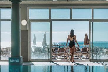 هتل Ibis Thalassa Hyeres Plage