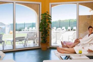 هتل Ibis Thalassa Hyeres Plage