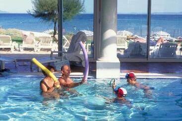 هتل Ibis Thalassa Hyeres Plage