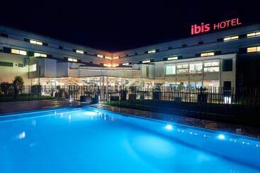 هتل Ibis Site Du Futuroscope