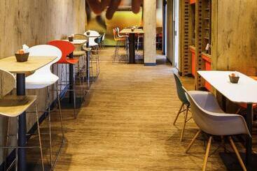 هتل Ibis Versailles Chateau