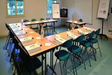 هتل Kyriad Niort   La Crèche