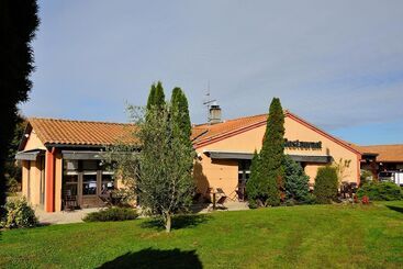 هتل Kyriad Niort   La Crèche