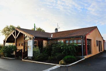 هتل Kyriad Niort   La Crèche