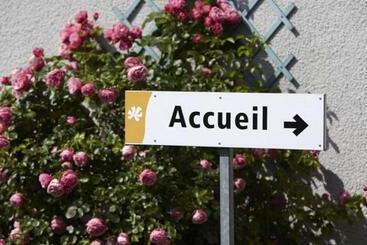 هتل Kyriad Niort   La Crèche