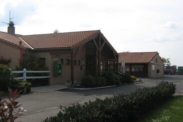 هتل Kyriad Niort   La Crèche