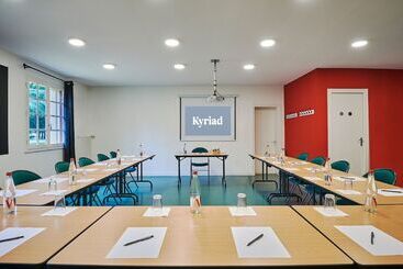 هتل Kyriad Niort   La Crèche