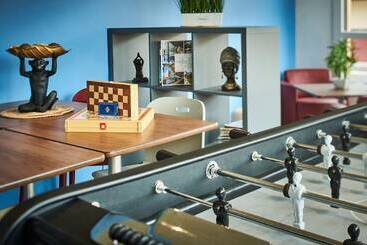 هتل Kyriad Niort   La Crèche