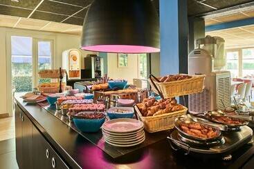 هتل Kyriad Niort   La Crèche