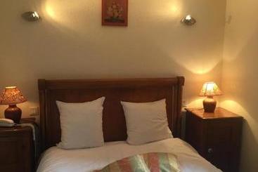 هتل La Cour Du Bailli Suites & Spa