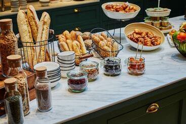ホテル Mercure Versailles Chateau