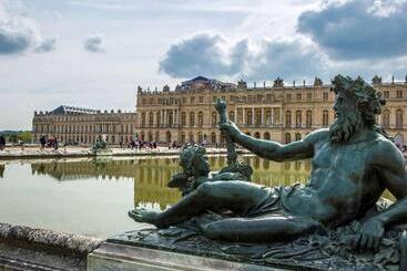 ホテル Mercure Versailles Chateau