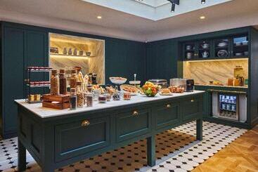 ホテル Mercure Versailles Chateau