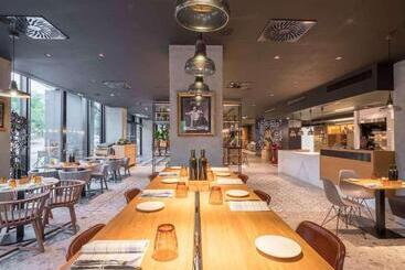 هتل Park Inn By Radisson Danube Bratislava