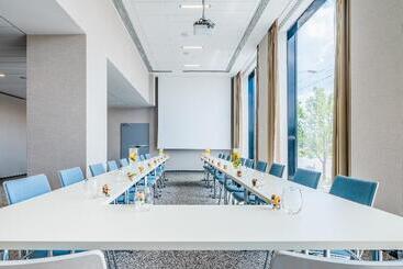 هتل Park Inn By Radisson Danube Bratislava