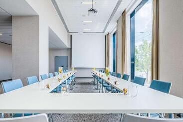هتل Park Inn By Radisson Danube Bratislava