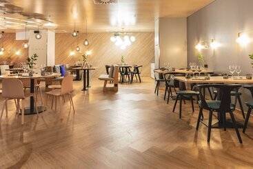 هتل Scandic Helsinki Aviacongress