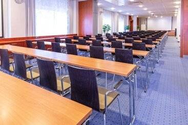 هتل Scandic Tampere Koskipuisto