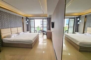 Mermaid Beach Resort