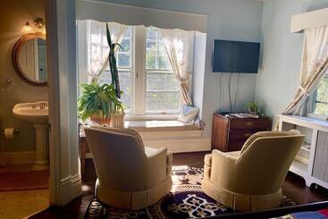 Greenwood Bed & Breakfast