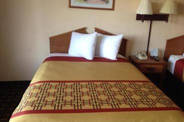 Happy Holiday Motel