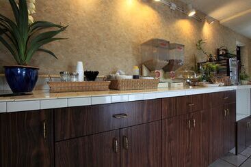호텔 Americas Best Value Inn North Capital