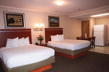 Brandin  Iron Inn - West Yellowstone