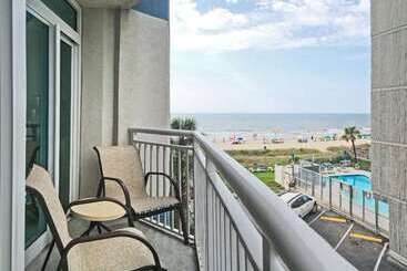 هتل Carolinian Beach Resort