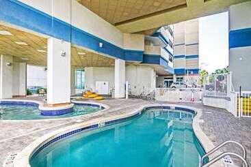 هتل Carolinian Beach Resort