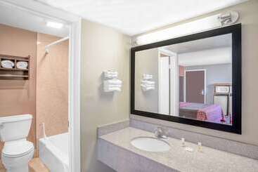 هتل Days Inn By Wyndham Elko