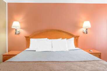 هتل Days Inn By Wyndham Elko