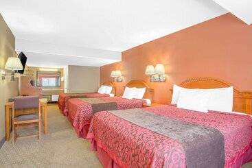 هتل Days Inn By Wyndham Elko