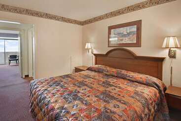 هتل Days Inn By Wyndham Myrtle Beachbeach Front