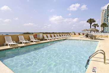 هتل Days Inn By Wyndham Myrtle Beachbeach Front