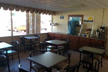 هتل Days Inn By Wyndham Myrtle Beachbeach Front