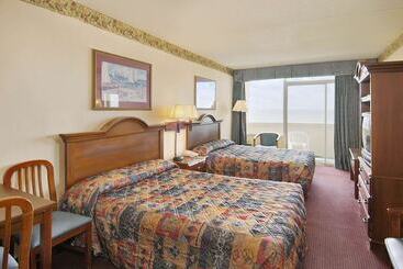 هتل Days Inn By Wyndham Myrtle Beachbeach Front
