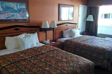 هتل Days Inn By Wyndham Myrtle Beachbeach Front