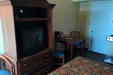 هتل Days Inn By Wyndham Myrtle Beachbeach Front